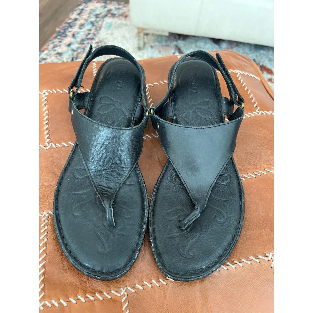 Born leather thong sandals size 9
